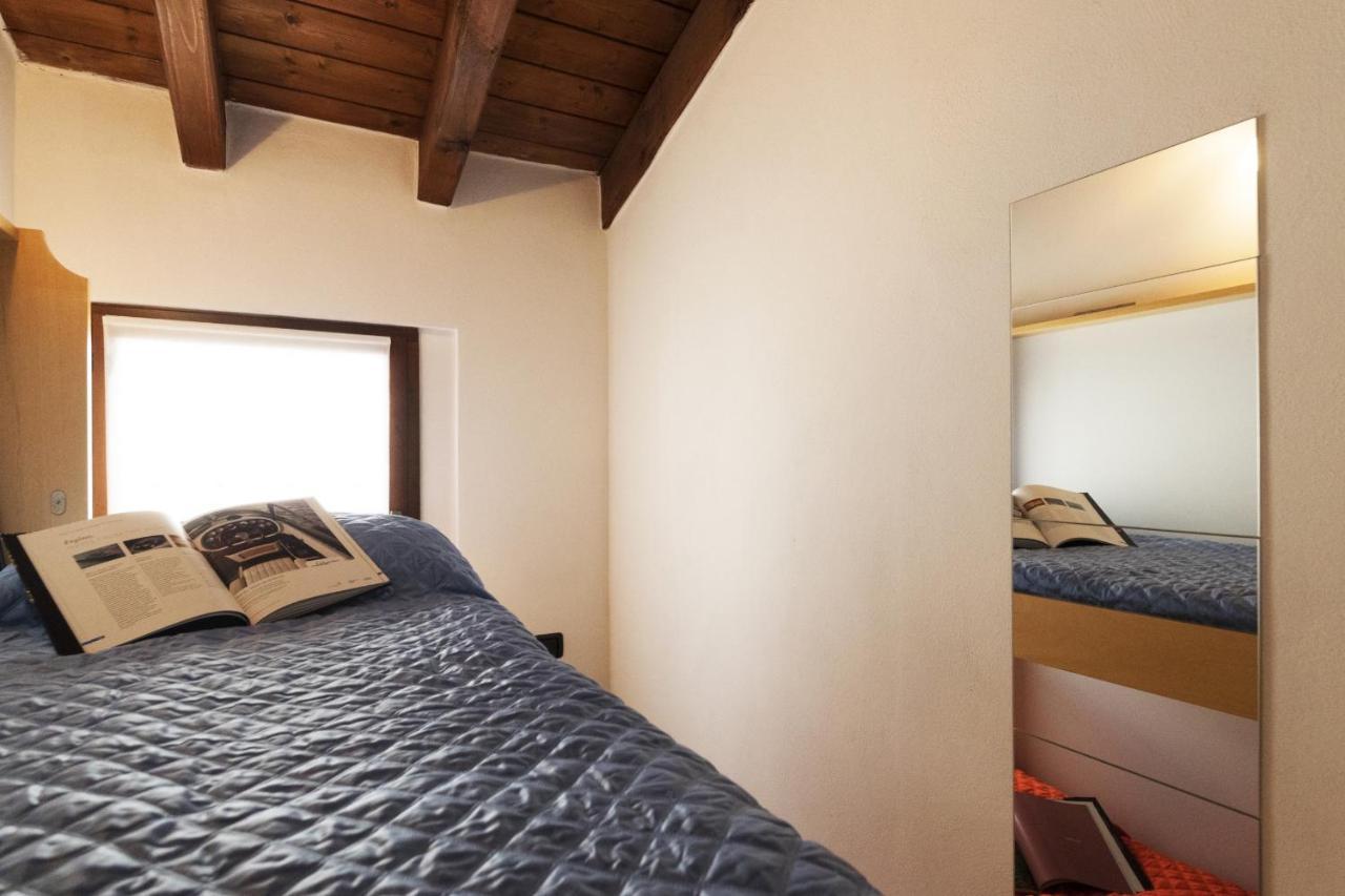 2-Bedroom Lakeview Apartment At The Lake Acquaseria Bagian luar foto