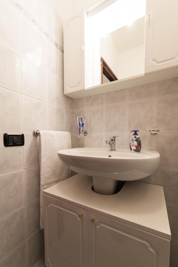 2-Bedroom Lakeview Apartment At The Lake Acquaseria Bagian luar foto