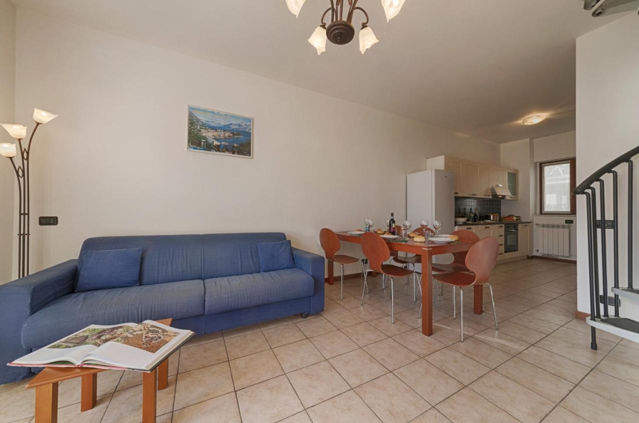 2-Bedroom Lakeview Apartment At The Lake Acquaseria Bagian luar foto