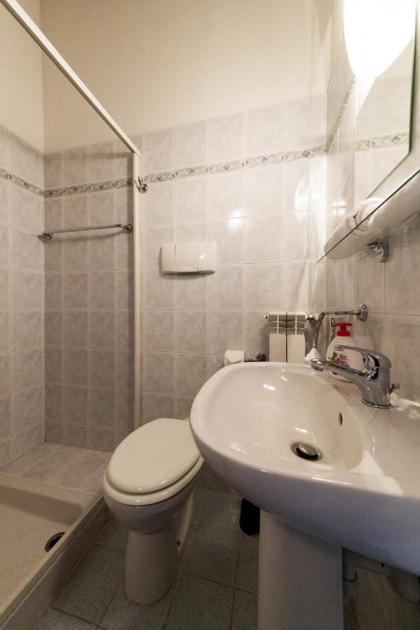 2-Bedroom Lakeview Apartment At The Lake Acquaseria Bagian luar foto